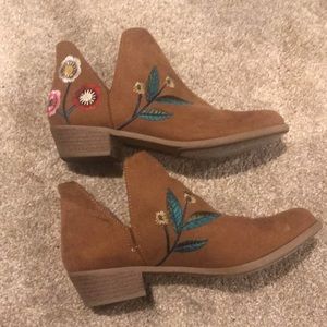 Embroidered booties